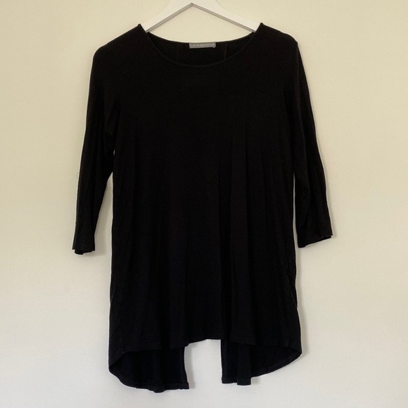 LOVEAPPELLA Leander Cutout Back Swing Knit Top, Small - Picture 3 of 8